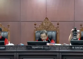 Tunjangan Seumur Hidup Anggota DPR Digugat! Mahasiswa & Dosen UII Uji Materi UU Pensiun ke MK