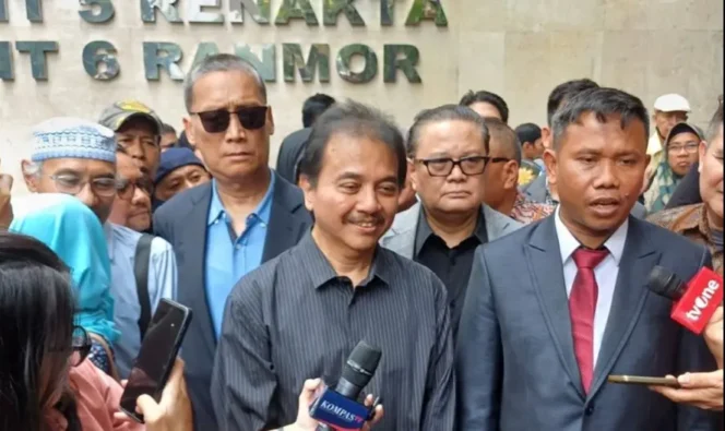 
 8 Tersangka Ditetapkan Polisi! Kasus Tudingan Ijazah Palsu Jokowi Masuki Babak Baru