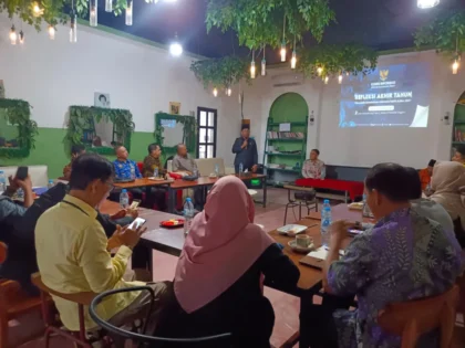 Komisi Informasi Provinsi Kalimantan Barat saat menggelar refleksi akhir tahun Kilas Balik Keterbukaan Informasi Publik Kalbar 2025 di Pontianak, Jumat (19/12/2025).