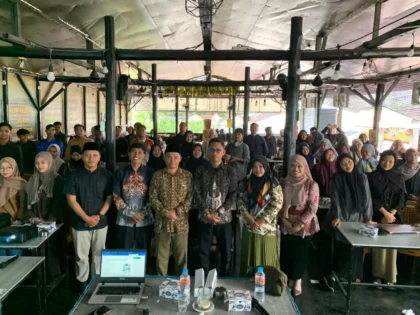 Peserta mengikuti pelatihan optimalisasi pemanfaatan aplikasi Mendeley dalam penguatan literasi akademik mahasiswa di STIT Darul Ulum Kubu Raya, Kalimantan Barat./Ist