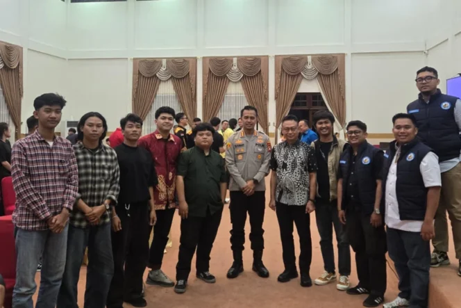 
 KPID Kalbar dan KNPI Pontianak gelar simposium literasi media digital untuk memperkuat peran pemuda melawan konten radikal dan provokatif.
