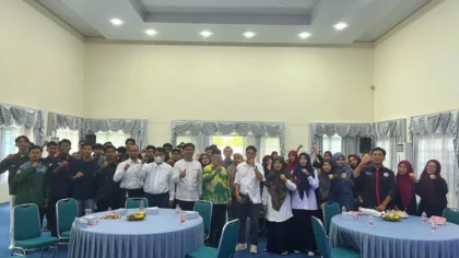 Pembukaan Gebyar Ahwal Syakhsiyyah (GAS) VII di Aula Wakil Wali Kota Pontianak, Senin (12/1/2026), ditandai dengan pemotongan pita oleh perwakilan Baznas Kota Pontianak./Ist