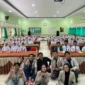 pelatihan public speaking di SMA Negeri 1 Turi, Sleman, yang diikuti pengurus OSIS dan MPK dalam rangka penguatan kepercayaan diri dan kemampuan komunikasi kepemimpinan.
