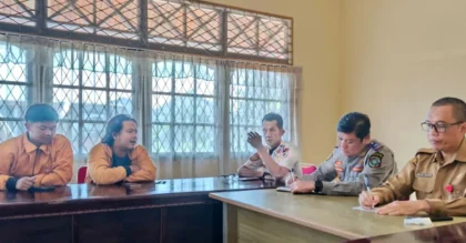 Audiensi KKS Sungai Pinyuh dengan Dishub Mempawah membahas penerangan jalan Mempawah, termasuk pemerataan PJU dan mekanisme pajaknya.