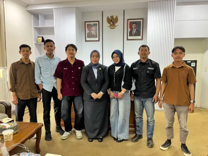 
 PRISMA menggelar audiensi mahasiswa DPRD Kalbar untuk membahas gerakan sosial dan penguatan peran mahasiswa dalam pembangunan daerah.