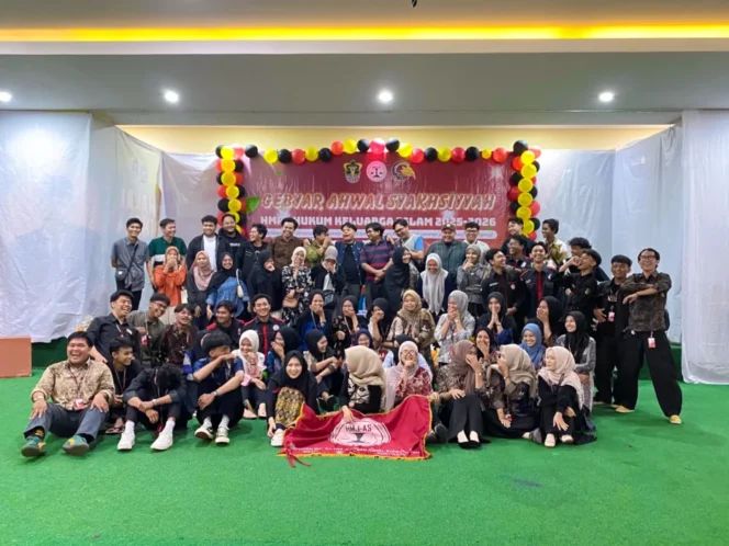 
 Malam Reuni HMPS Hukum Keluarga Islam meramaikan Gebyar Ahwal Syakhsiyyah VII sebagai ajang silaturahmi alumni lintas angkatan di IAIN Pontianak.