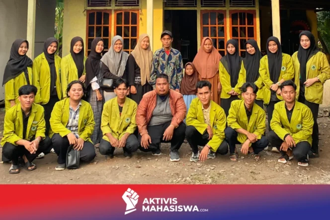 
 Mahasiswa ABDIMU STITDAR laksanakan pengabdian mahasiswa desa melalui silaturahmi dengan RT dan warga Desa Mekar Sari, Kubu Raya.