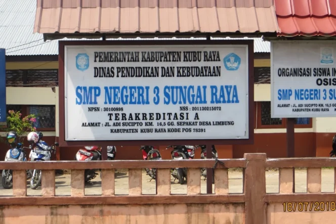 
 Bupati Sujiwo Minta Polisi Dalami Motif Pelaku Bom Molotov di SMP 3 Sungai Raya