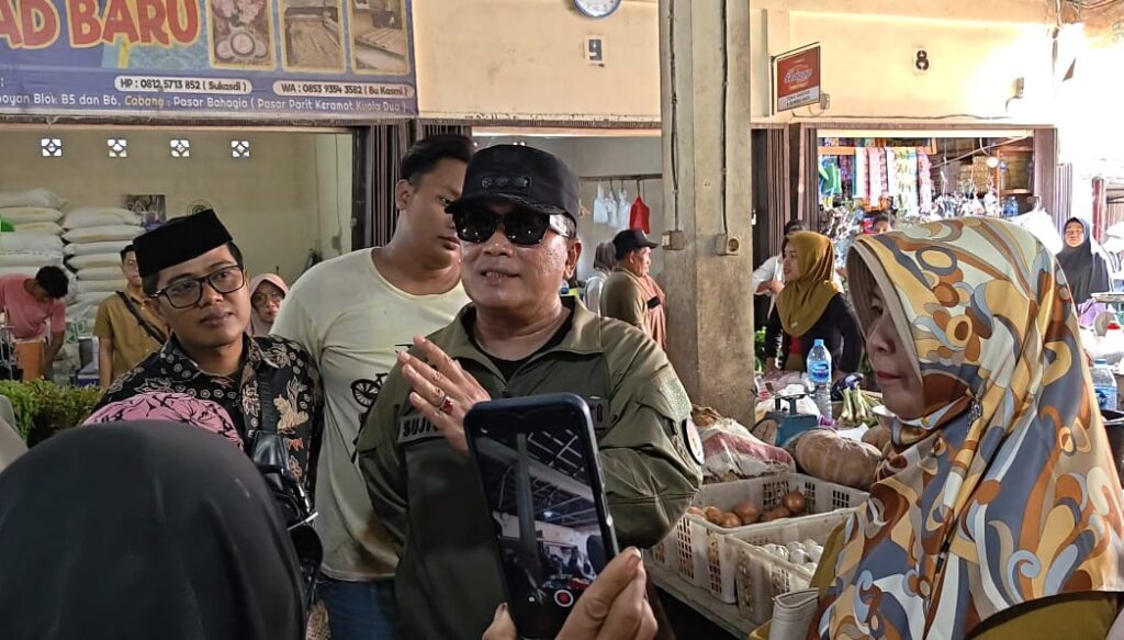 Bupati Kubu Raya menerima penghargaan TOP Pembina BUMD 2026 di Jakarta