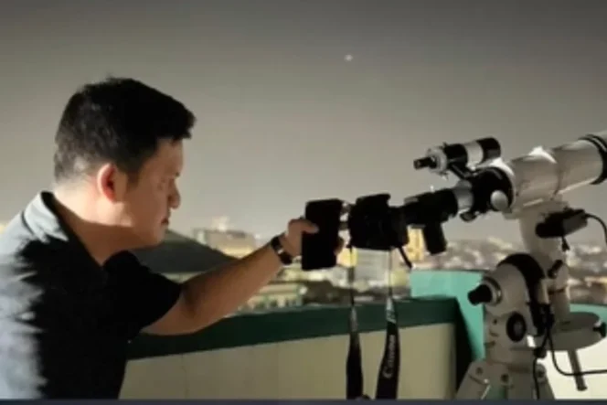 
 Perbedaan Wujudul Hilal dan Imkanur Rukyat dijelaskan lewat ilmu falak modern, membahas metode Muhammadiyah dan NU secara rasional.