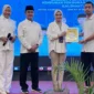 Peluncuran KTA HIPMI TapCash oleh pengurus HIPMI Kalbar bersama perwakilan BNI di Pontianak