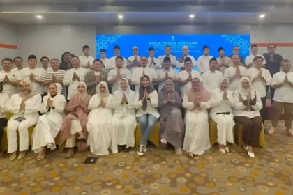 Kegiatan buka puasa HIPMI Kalbar bersama pengurus cabang dan anak yatim di Hotel Harris Pontianak