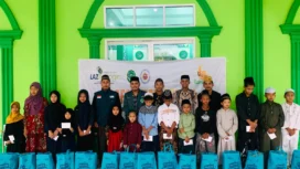 IPNU Kalbar menyalurkan santunan dan paket kebutuhan pokok kepada anak yatim dan dhuafa dalam kegiatan sosial Ramadhan di Pontianak.