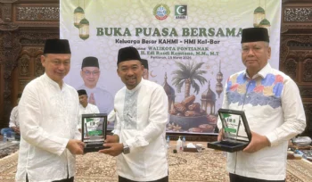 Alumni HMI dan KAHMI Kalbar menggelar buka puasa bersama di Aula Rumah Dinas Wali Kota Pontianak sebagai ajang mempererat silaturahmi Ramadan.