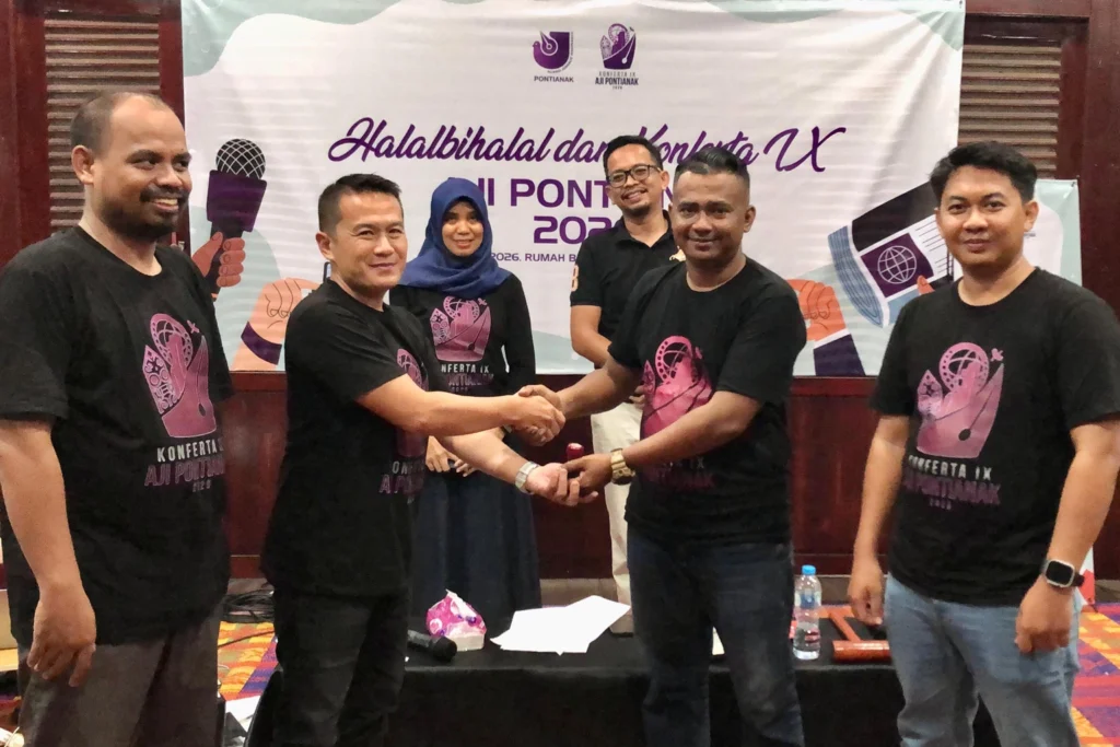 Ketua AJI Pontianak terpilih bersama anggota dalam forum Konferta di Pontianak Caption: