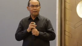 Foto: Founder SMRC, Prof. Saiful Mujadi, Ph.D. dalam Forum diskusi nasional memaparkan hasil survei tentang sikap publik Indonesia terhadap konflik Amerika–Israel dan Iran.