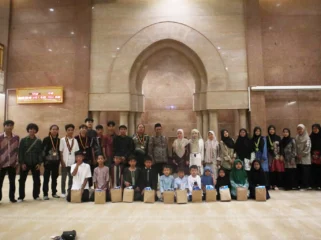 Mahasiswa Hima-Himi Persis STAI Al Hidayah menggelar kegiatan sosial pendidikan bagi anak-anak di Kawalu melalui program SAKARA.