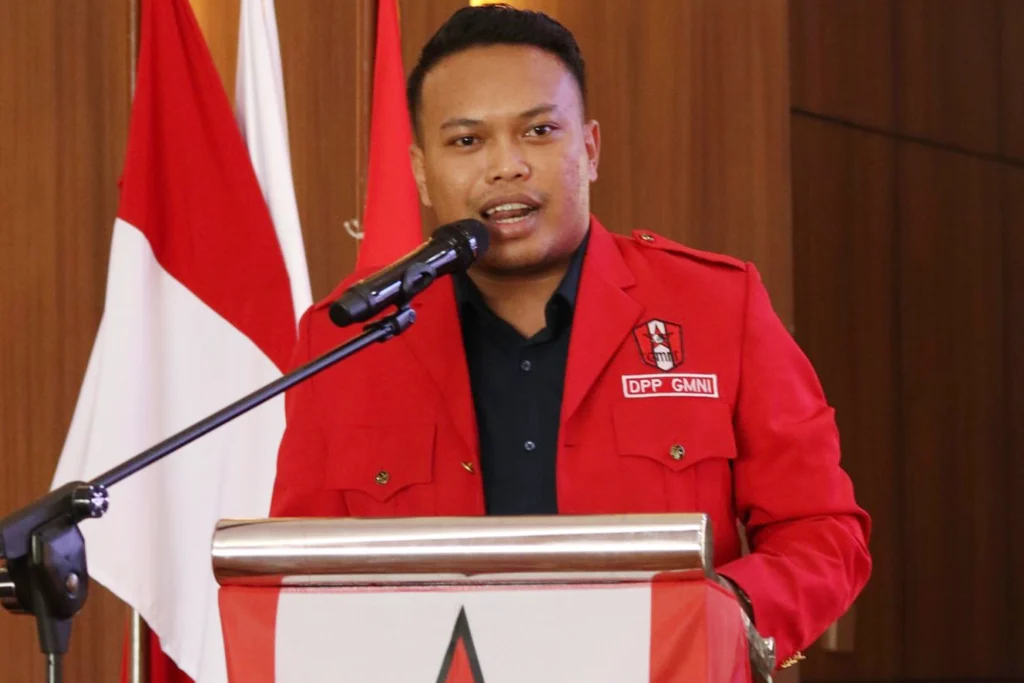 Anselmus Ersandy Santoso menyampaikan sikap GMNI terkait perlindungan industri baja nasional