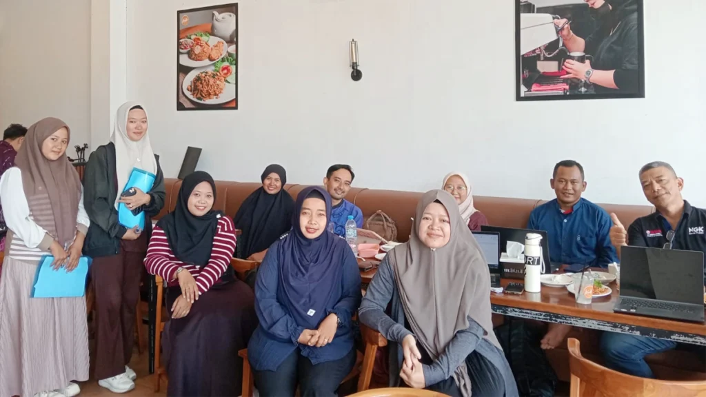 Dosen PGSD FKIP UNU Kalbar mengikuti rapat koordinasi agenda akademik