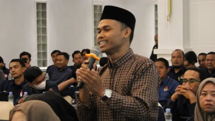 Kondisi jaringan listrik saat pemadaman listrik Kalbar yang berdampak pada aktivitas usaha masyarakat.