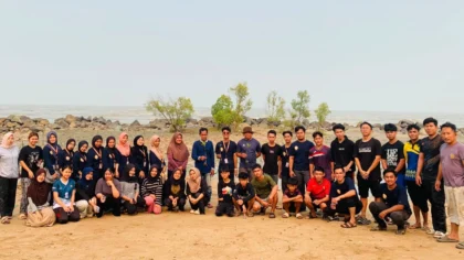 Penanaman mangrove