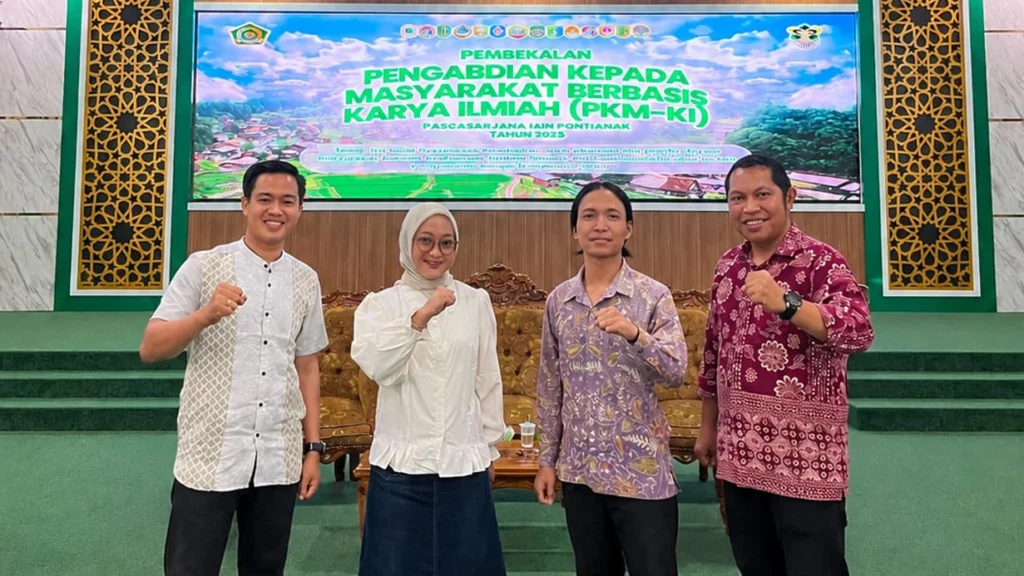 Mahasiswa PKM-KI IAIN Pontianak melaksanakan riset aksi dan pengabdian masyarakat di Desa Sungai Deras